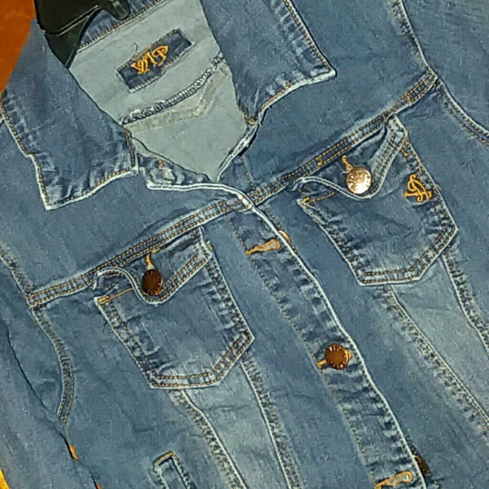 Jacket - Picture 3 of 3